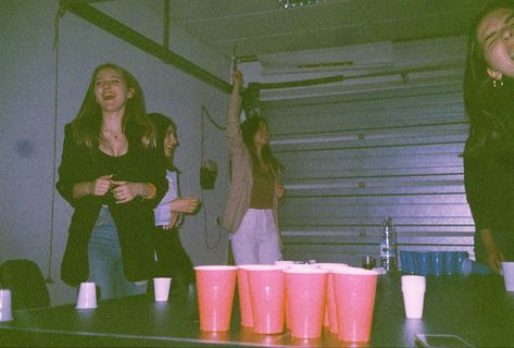 film photography | film camera | house party | beer pong | friends House Party Film Photography, House Party Photography, Film Camera Party, Outdoor House Party, House Party Aesthetic, Party Aesthetic, Beer Party, Party Photography, Home Camera