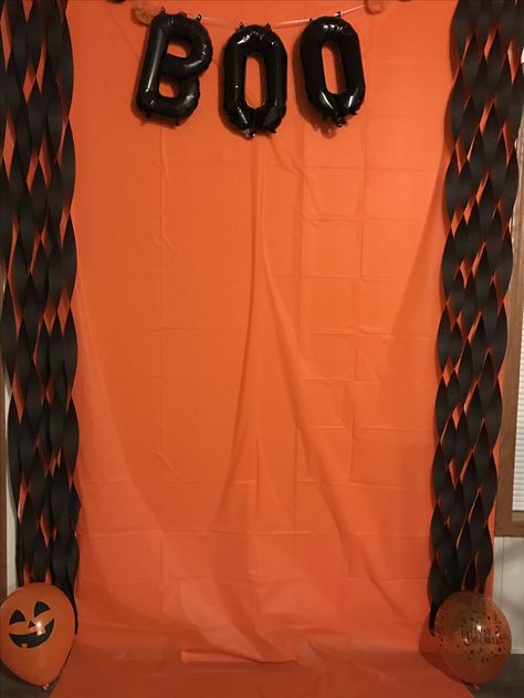 Halloween photo back drop Plastic Table Cloth, Halloween Themed Birthday Party, Fun Halloween Party Games, Birthday Party Halloween, Simply Orange, Halloween Photo Booth, Easy Halloween Party, Halloween Dance, Halloween House Party