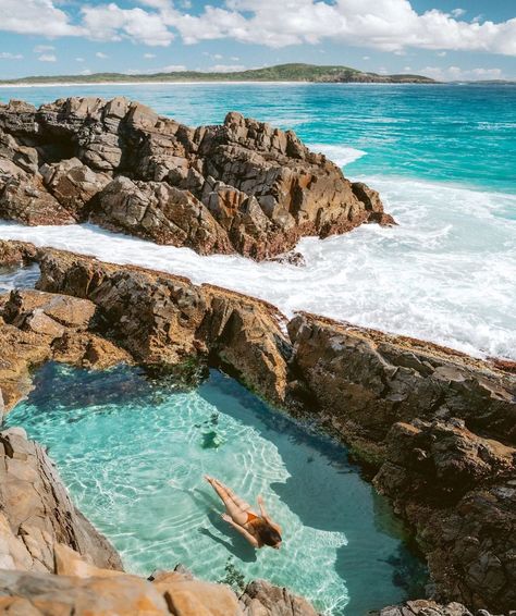 🌏 @sarahbyden is Not Lost 🌏 in Australia #sheisnotlost Alice In Wonderland Illustrations, Port Macquarie, Vacation Mood, Rock Pools, World Photo, Travel Instagram, Australia Travel, Amazing Places, South Wales