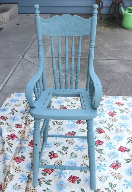 Garage Sale Antique High Chair Upcycle with Milk Paint Chair Upcycle, Antique High Chairs, Vintage High Chairs, Upcycle Chair, Milk Paint Colors, Wooden High Chairs, Chair Redo, Dixie Belle Paint Company, Garage Sale Finds