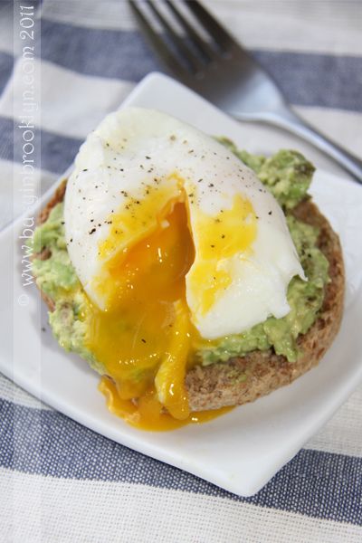 Crunchy Ezekiel English muffin, avocado, lemon, salt, & poached egg. Can't get enough of this in the morning! Avocado English Muffin Breakfast Ideas, English Muffin Avocado Egg, Poached Eggs Avocado Toast, Egg In A Hole Avocado Toast, Soft Boiled Egg Avocado Toast, Free Breakfast, Healthy Food Choices, Morning Food, Breakfast Time