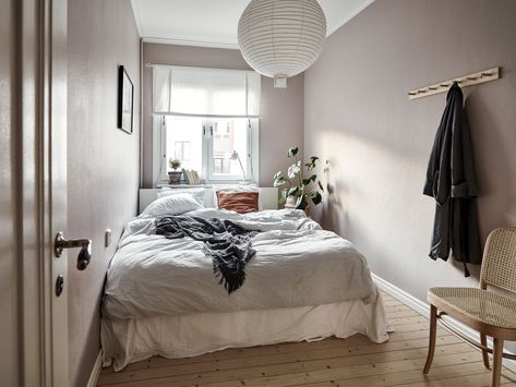 Scandi Bedroom, Old Apartments, Scandinavian Interior Design, Tiny Bedroom, Chic Bedroom, Living Room Furniture Sofas, Scandinavian Interior, Cheap Home Decor, Small Bedroom