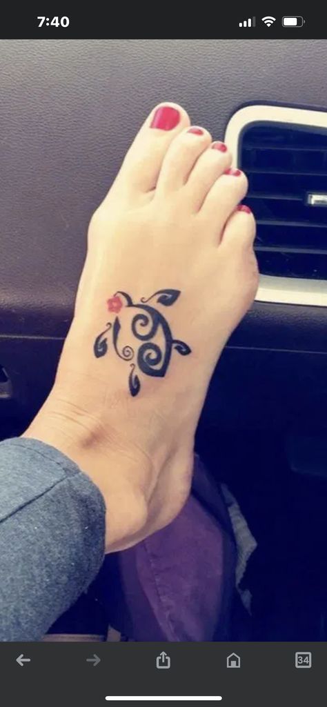 Turtle Foot Tattoo, Hawaiian Turtle Tattoos, Hawaiian Tattoos, Small Foot Tattoos, Hawaii Tattoos, Sea Turtle Tattoo, Turtle Tattoo Designs, Hawaiian Tattoo, Turtle Tattoo