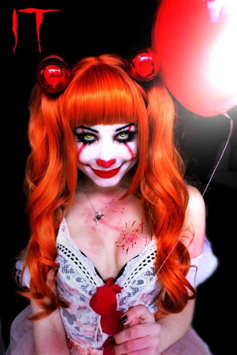 Penny Wise Makeup, Clown Digital Art, Female Pennywise Costume, Female Pennywise, Pennywise Halloween Costume, Clown Photos, Halloween Circus, Witch Makeup, Halloween Clown