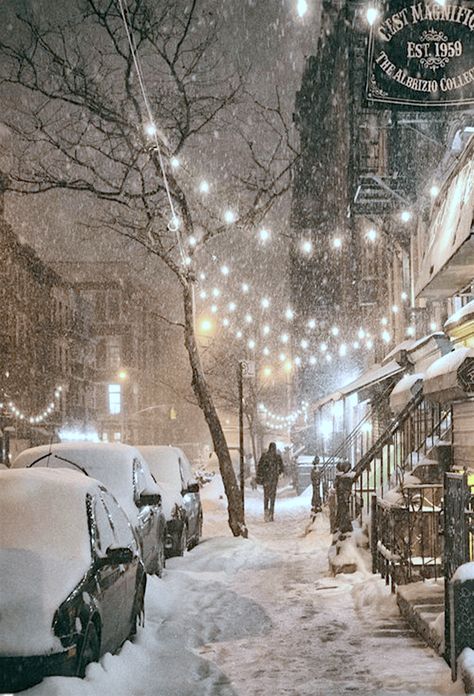 Snowy Winter Aesthetic, Christmas In New York City Aesthetic, Christmas In New York Aesthetic, New York Noel, New York Snow, Aesthetic Magic, Winter In New York, Snow Aesthetic, New York City Aesthetic