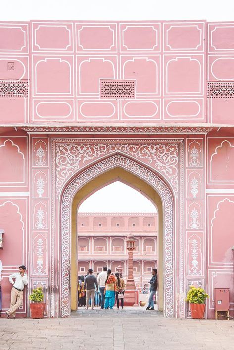 Elephant Rides in the Pink City of Jaipur, India - Champagne & Paper Planes Pink City Jaipur Aesthetic, Work Cart, Jaipur Pink City, Paris Door, Elephant Ride, Toll Road, Iran Travel, Foto Transfer, India Photography