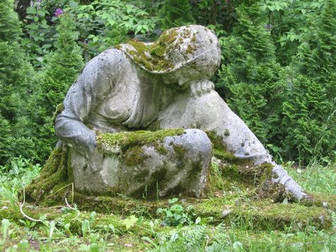 Mossy Statue, Grow Old, Stone Statues, Marble Statues, Sculptures & Statues, Garden Statues, New Things, Graveyard, Cemetery