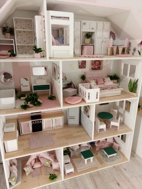 Barbie House Plans, Wooden Barbie House, Barbie House Furniture, Minecraft Basement, Diy Barbie House, Basement Ideas On A Budget, Dollhouse Design, Modern Dollhouse Furniture, Small Basement