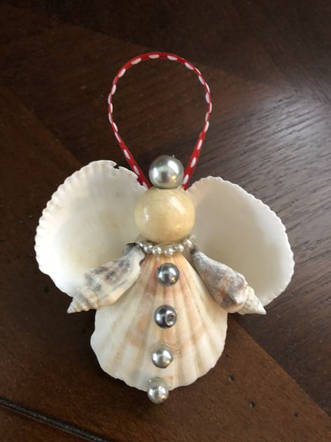 Shell angels from shells from Florida easy to make and would look great on a Christmas tree Shell Angels Craft Ideas, Things To Do With Shells From The Beach, Sea Shell Angels, Shell Angels, Seashell Christmas Ornaments, Beach Christmas Decorations, Beach Christmas Ornaments, Oyster Shell Crafts, Seashell Projects