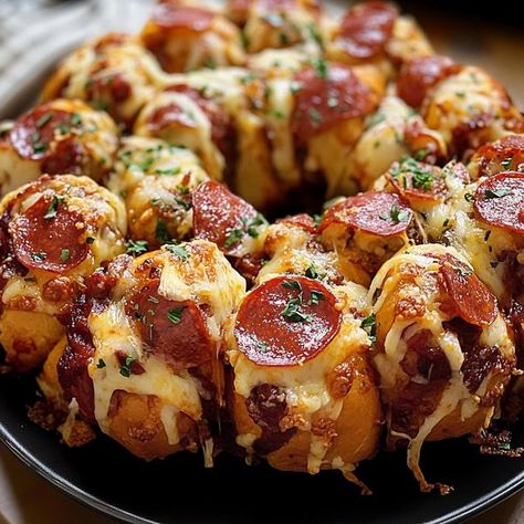 Meals And Munchies Cheesy Pepperoni Pizza Monkey Bread, Appetizers Using Canned Biscuits, Monkey Bread Savory, Pizza Monkey Bread Recipe, Chicken Pepperoni, Meals And Munchies, Savory Monkey Bread, Recipe For Pizza, Pizza Monkey Bread