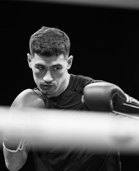 Bivol Boxing Wallpaper, Dmitry Bivol Wallpaper, Bivol Boxing, Dmitry Bivol, Fighter Workout, Boxing Images, Boxing Videos, Beyonce Outfits, Sport Boxing