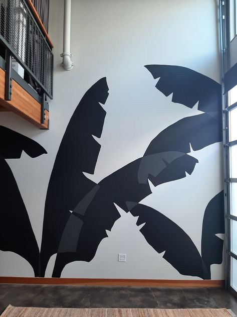 Portland Palms — Liz Kamarul Palm Mural Wall Art, Indoor Murals Paintings, Minimal Wall Mural, Plant Mural Wall, Liz Kamarul, Palm Mural, Minimalist Mural, Mural Leaves, Thing To Paint