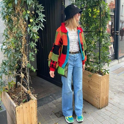 Multicolor Cardigan Outfit, Bright Cardigan Outfit, Harry Styles Cardigan Outfit, Funky Cardigan Outfit, Colourful Cardigan Outfit, Funky Cardigans, Colorful Cardigan Outfit, Harrie Core, Aesthetic Person