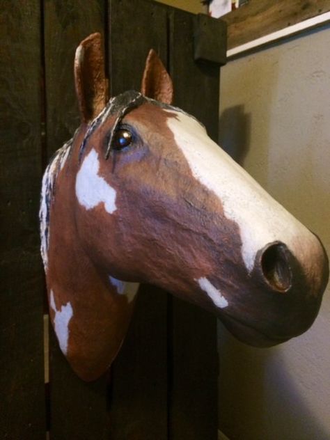 Paper Mache Horse Head, Finished Paper Mache Horse, Horse Trophy, Paper Mache Animal Head, Saddle Tramp, Paper Mache Head, Trophy Head, Paper Mache Ideas, Diy Fimo, Paper Mache Animals