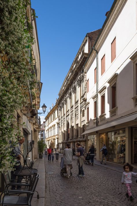 Vicenza Italy, Andrea Palladio, Key Photo, Architectural Photographers, Regions Of Italy, Slow Travel, Street Culture, Street Scenes, Unesco World Heritage Site