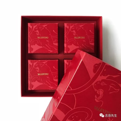 VALENTINO mooncake Red Box Packaging Design, Valentino Packaging, Mooncake Packaging Design, Cny Packaging, Personal Project Ideas, Luxury Box Design, Mooncake Packaging, Tea Packaging Design, Chinese New Year Design