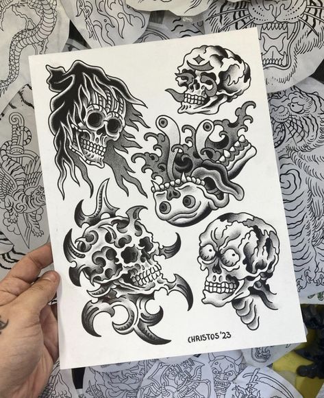 Charcoal Tattoo Design, Skull Tattoo Traditional, Traditional Mermaid Tattoos, Black Flash Tattoos, Traditional Tattoo Flash Sheets, Traditional Tattoo Drawings, Monster Tattoo, Vintage Tattoo Design, Japan Tattoo Design