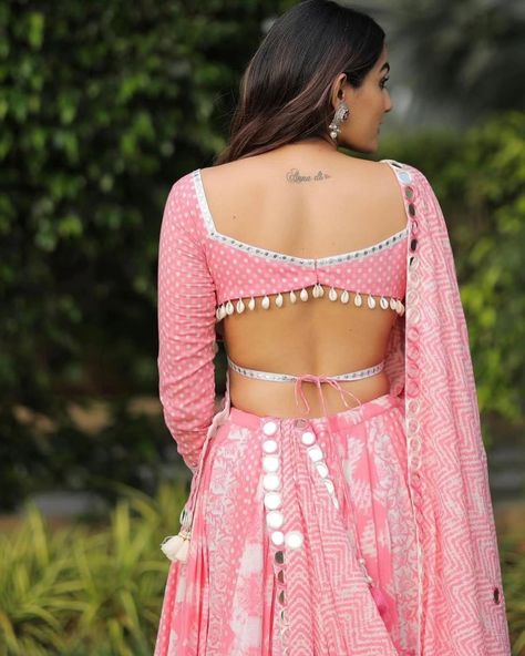 By: rups_boutique Mirror, shells and a beautiful shade of pink , all this in the same pair💕🕊️ rups_boutique #usa #india #desi #navratrispecial #instagramers #instagramreels #navratri2024 #instagood @ps_29 Pink Chaniya Choli, Long Shot Photography, Boutique Mirror, Choli Ideas, Pink Choli, Navratri Ideas, Choli For Navratri, Choli Navratri, Long Skirt And Top