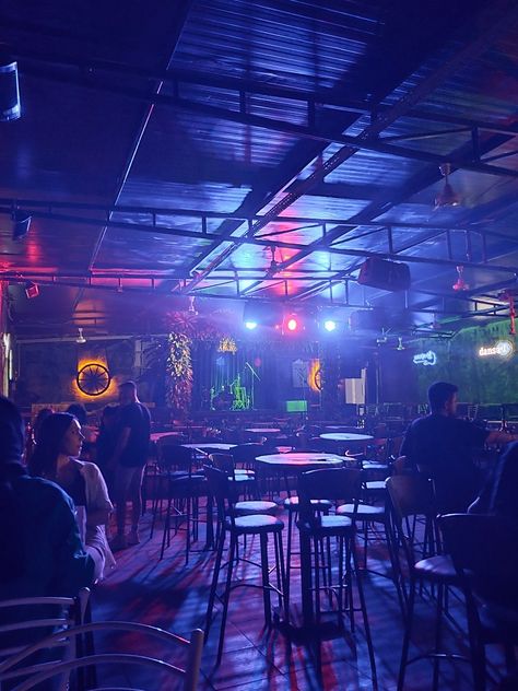 #bar #mood #müzik Underground Cafe, Bar Concert, Underground Bar, Underground Club, Circle Bar, Cocktail Photography, Wallpapers Cartoon, 2024 Year, Cool Wallpapers Cartoon