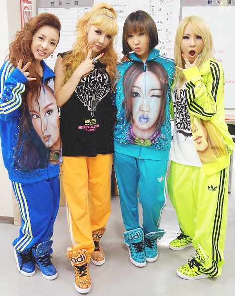 2ne1 2ne1 Sandara, Kpop 2nd Gen, Clothes Hello Kitty, Jeremy Scott Adidas, Gay Outfits, Hip Hop Girl, Cl 2ne1, 2nd Gen Kpop, 2010s Fashion