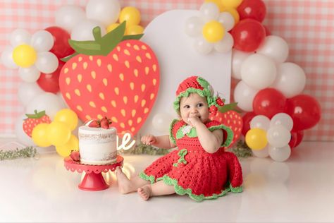 First year session strawberry Strawberry Themed Cake, Themed Cake Smash, Cake Smash Theme, Birthday Party Photography, Party Photography, Smash Cake, Theme Ideas, Cake Smash, Themed Cakes