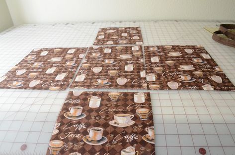 Diy Kitchen Appliance Covers, Small Kitchen Appliance Covers, Diy Coffee Maker, Kitchenaid Cover, Coffee Maker Cover, Small Appliance Covers, Fat Quarter Sewing Projects, Kitchen Appliance Storage, Mixer Cover