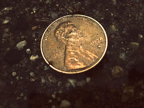 This 1974 penny is worth around 2 cents, but there are some 1974 pennies worth much more -- some were even made from aluminum! photo by Mmarkleyy on Flickr. Penny Collection, Rare Coin Values, Collecting Coins, Coin Tricks, Silver Penny, Old Coins Value, Rare Pennies, Penny Values, Valuable Pennies