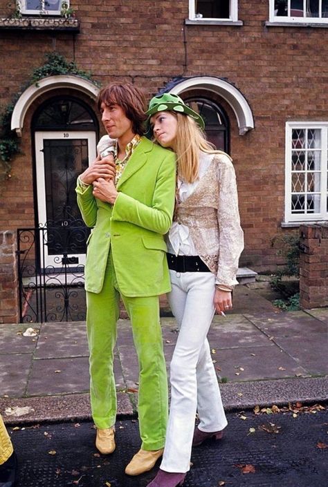 Psychedelic Fashion in London - October 1967 - Flashbak Dresses And Boots, Fashion In London, Swinging London, 60s 70s Fashion, Mode Hippie, 60s And 70s Fashion, Carnaby Street, 70’s Fashion, Swinging Sixties