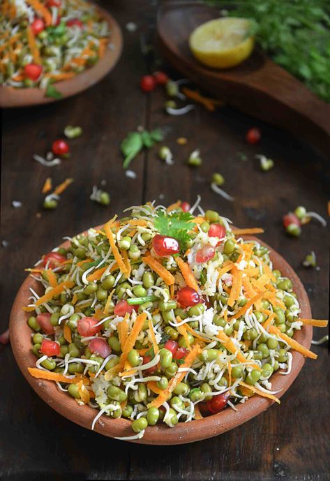 Sprouts Recipes Indian, Bean Sprout Salad, Sandwich Recipes Indian, Green Gram, Resep Salad, Sprouts Salad, Recipe Indian, Sprout Recipes, Recipes Quick