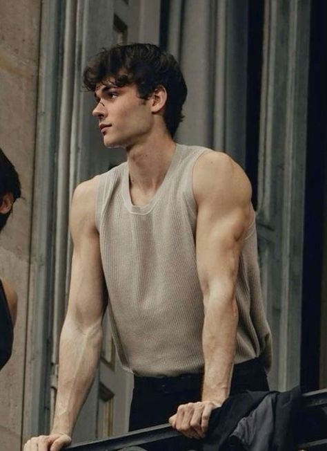 Mattheo Riddle Tattoos, Matteo Riddle Photos, Benjamin Wadsworth Marcus Lopez, Matheo Riddle Pictures, Benjiman Wadsworth Pics, Aesthetic Guy Pics, Deadly Class Marcus, Mood Boards Instagram, Ben Wadsworth