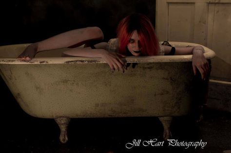 creepy bathtub Creepy Bathtub Photography, Halloween Bathtub Photoshoot, Bathroom Shoot Ideas, Creepy Bathtub, Halloween Blood Bath Photoshoot, Blood Bath Photography Tubs, Bathtub Poses, Bathtub Pics, Creepy Photoshoot