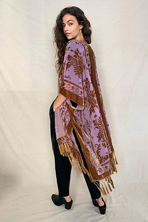 Eclectic Style Clothing, Aurora Concert, Chinese Luxury, Bohemian Grove, Magic Dress, Kimono Outfit, Capsule Closet, Maxi Kimono, Bohemian Kimono