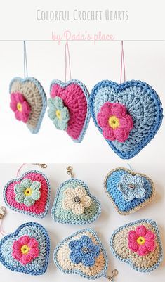 These beautiful little crochet hearts are made by Dada's place. Go to Dada's place blog to get a link to the free pattern. #crochethearts #crochetfreepattern #crochetheartspattern #crochetforbeginners #freecrochetpattern Free Heart Crochet Pattern, Modern Haken, Crochet Hearts, Crochet Heart Pattern, Crochet Keychain Pattern, Crochet Wedding, Valentines Crochet, Haken Baby, Crochet Blog