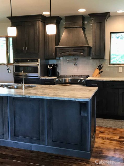 Shaker II Maple Slate Maple Slate Kitchen Cabinets, Slate Kitchen Cabinets, Cardell Cabinets, Craftsman Kitchen Cabinets, Kitchen Cabinets Shaker Style, Kitchen With Large Island, Slate Kitchen, Kitchen Cabinets Pictures, Moms Kitchen