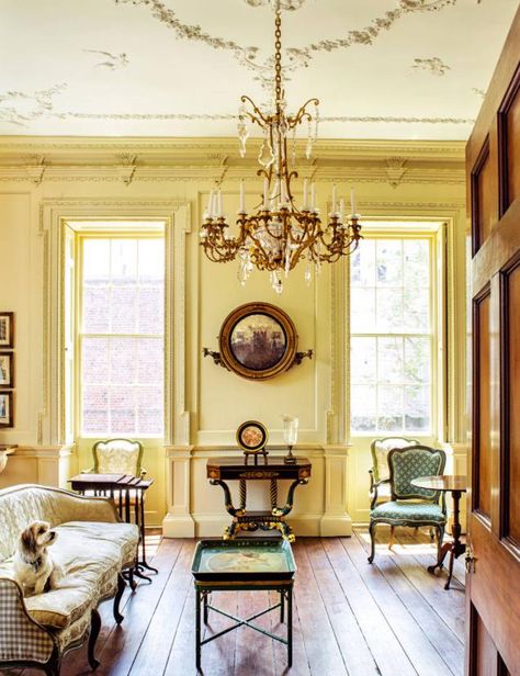 A Charleston interior Colonial Living Room, Carolina Homes, Southern Home Interior, South Carolina Homes, Yellow Room, Inspired Interiors, Homes Interior, Yellow Walls, Southern Home