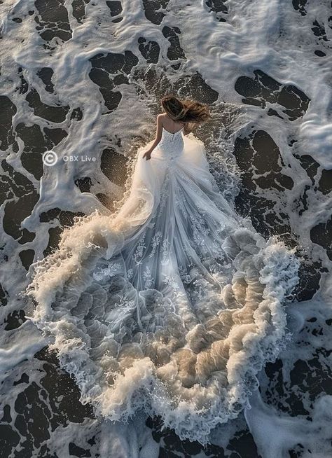 Beach Wedding Dress Aesthetic, Seaweed Bouquet, Cool Art Videos, Siren Series, Trash Dress, Sunset Photoshoot Ideas, Quince Photoshoot Ideas, Wedding Dress Aesthetic, Ocean Outfits