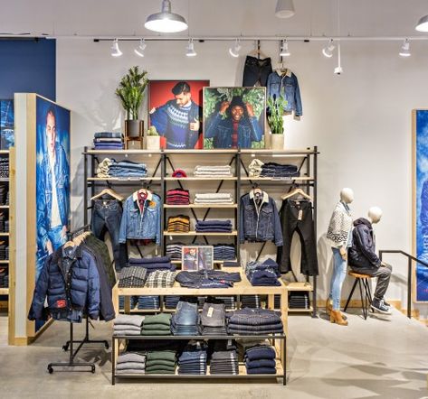 Levis Store, Clothing Store Displays, Clothing Store Design, Retail Store Display, Studio F, Beadboard Ceiling, Clothing Displays, White Oak Floors, Santa Monica California