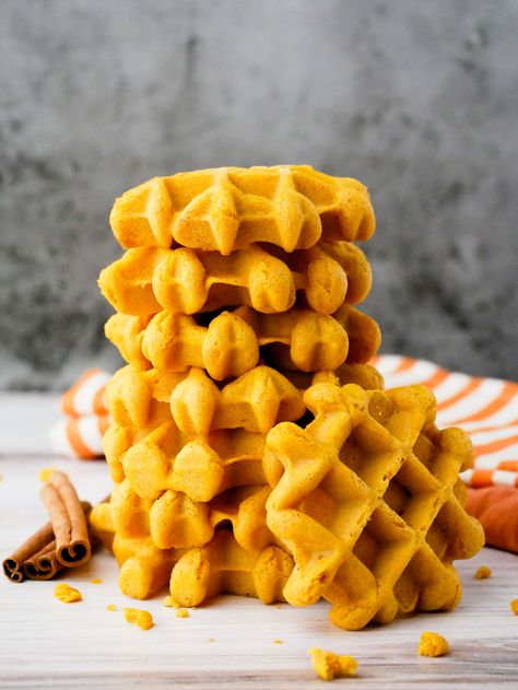 Pumpkin Waffle Cookies Pumpkin Waffle Iron Cookies, Pumpkin Waffle Cookies, Waffle Maker Cookies, Grinch Pudding, Vanilla Waffle Cookies, Waffle Recipe Pumpkin, Pumpkin Oat Waffles Recipe, Waffle Cookies Recipe, Pumpkin Oat Waffles