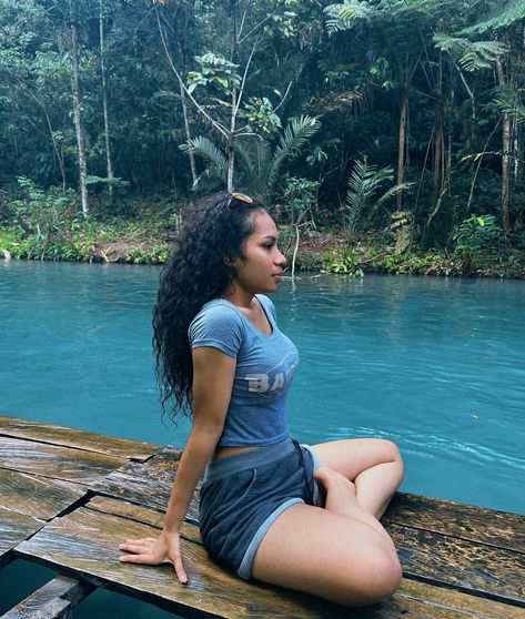 Kali Biru, West Papua, Melanesia, Pacific Islands  📸ig: dorothy_hamadi Pacific Islander Girl, Kali Biru, Melanesian People, West Papua, Pacific Islander, Pacific Islands, Drawing Exercises, Island Girl, Aesthetic Pictures