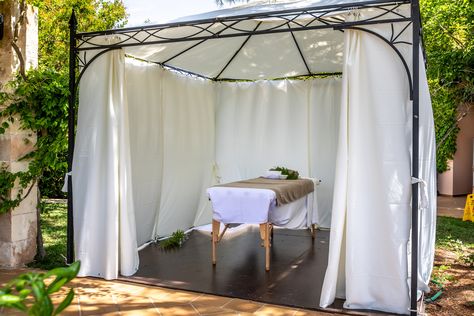 Outdoor Massage Cabin Outdoor Massage Gazebo, Outdoor Massage Ideas, Massage Space Ideas, Outdoor Massage Space, Reiki Room Decor, Aesthetic Massage, Healing Room Ideas, Massage Outdoor, Outdoor Massage