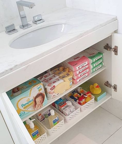 Chaos Cleared® on Instagram: “Under sink baby/kid organization 👏 all the essentials stocked up and organized in containers. 😍 .   📸: @brunacalejonorganizer  . . . .…” Baby Room Ideas Early Years, Baby Room Design Boy, Baby Nursery Organization, Baby Nursery Inspiration, Baby Room Organization, Baby Storage, Baby Room Neutral, Baby Bathroom, Girl Nursery Room