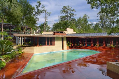 16 Marvelous Mid Century Swimming Pools For The Summer Season Mid Century Modern Water Fountain, Mid Century Swimming Pool, Mid Century Pool Design, Mid Century Pool Area, Mid Century Modern Backyard With Pool, Mid Century Modern Pool Area, Mid Century Backyard, Mod Pool, Mid Century Modern Pool