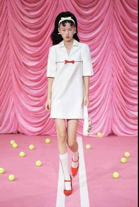 Shushutong Dress, Feminine Vibes, Shushu Tong, Matching Skirt Set, Runway Collection, Fashion Poses, Blur, S S, Fashion Brand