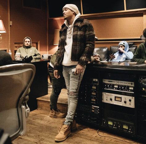 G Herbo Outfits, Yeezy 750 Outfit, Black Yeezy, Mens Fits, Yeezy 750, G Herbo, Male Artists, Classy Street Style, Drippy Outfit