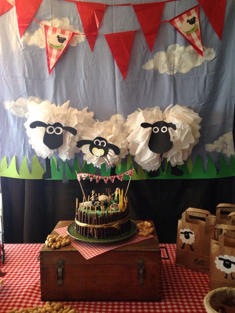 Shaun the sheep Shaun The Sheep Birthday Party Decor, Shawn The Sheep Birthday Party, Shaun The Sheep Birthday Party, Sheep Birthday Party, Sheep Decorations, Sheep Party, Table Decorations Party, Decorations For Birthday Party, Pastor Appreciation Day