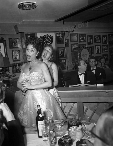 Studio 54 Photos, Vintage Hollywood Wedding, Ethel Merman, Elvis Wedding, 1950s Hollywood, Hollywood Photography, Vintage Movie Stars, Hollywood Wedding, Nightclub Party