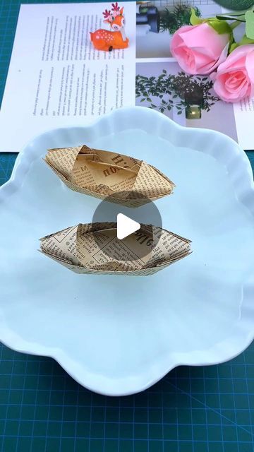 Boat Origami, Make A Paper Boat, Newspaper Crafts Diy, Kids Handicraft, Boat Crafts, Origami Boat, Acrylic Painting Inspiration, Playful Decor, Paper Craft Tutorials