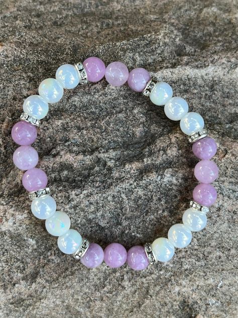 This bracelet is made with purple stone beads, rhinestone spacers and white marble  glass beads Pulseras Ideas, Body Jewelry Diy, Marble Bracelet, Girly Bracelets, Purple Beaded Bracelets, Crystal Bead Jewelry, Glass Bead Bracelet, Belly Jewelry, Bracelets Design