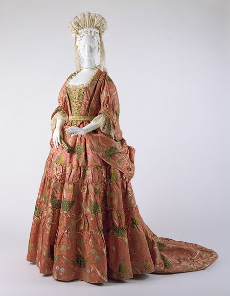 1708b Mantua Metropolitan Museum of Art. Fontage Mantua Dress, Fashion History Timeline, 1700 Fashion, 18th Century Women, 17th Century Fashion, 18th Century Dress, 18th Century Clothing, Century Dress, Court Dresses