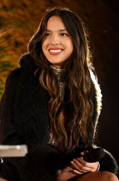 Olivia Rodrigo, Long Hair, A Woman, Hair